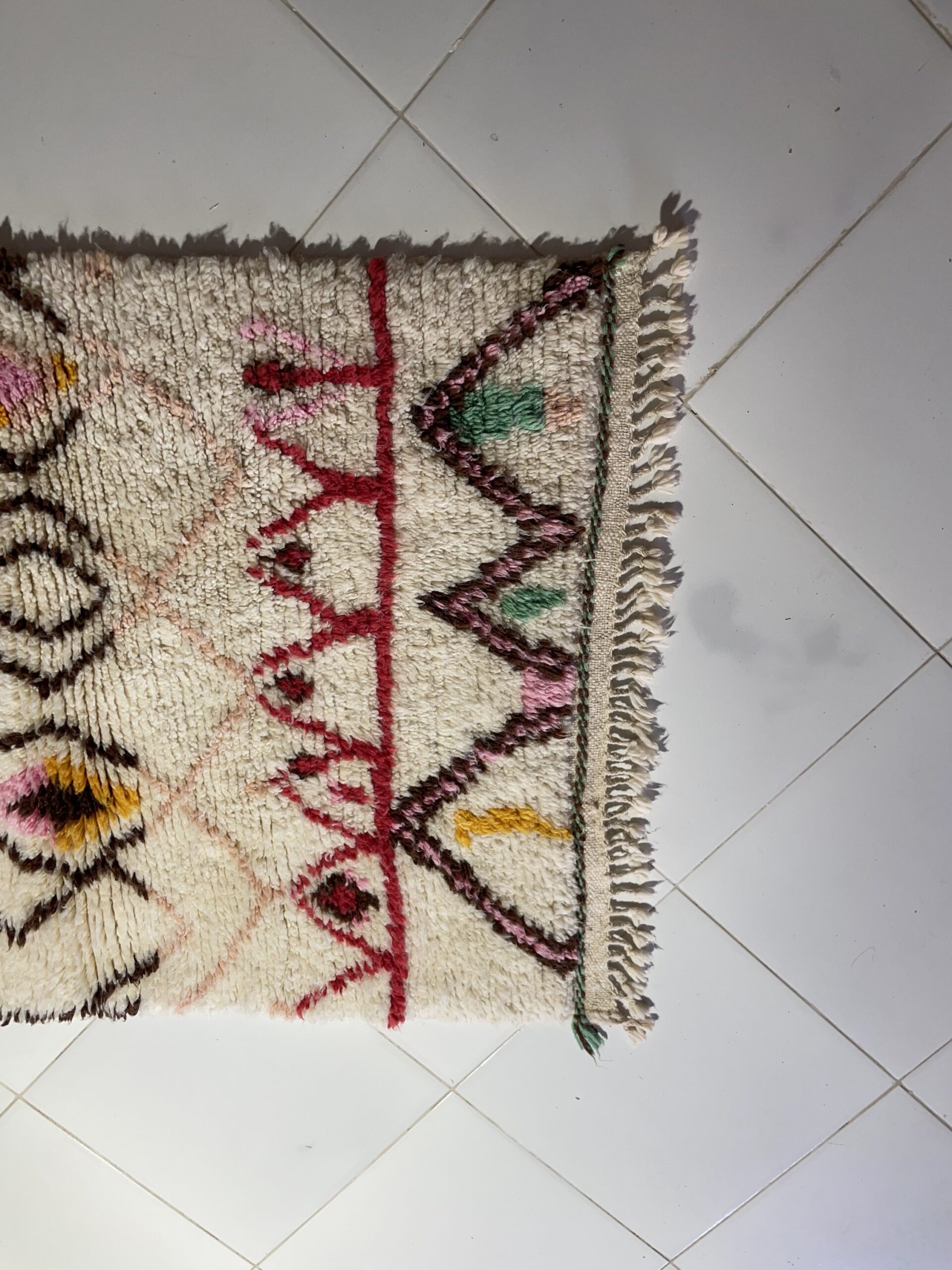 Colorful Azilal Rug 150x100 – Handmade Moroccan Wool Carpet - Image 6