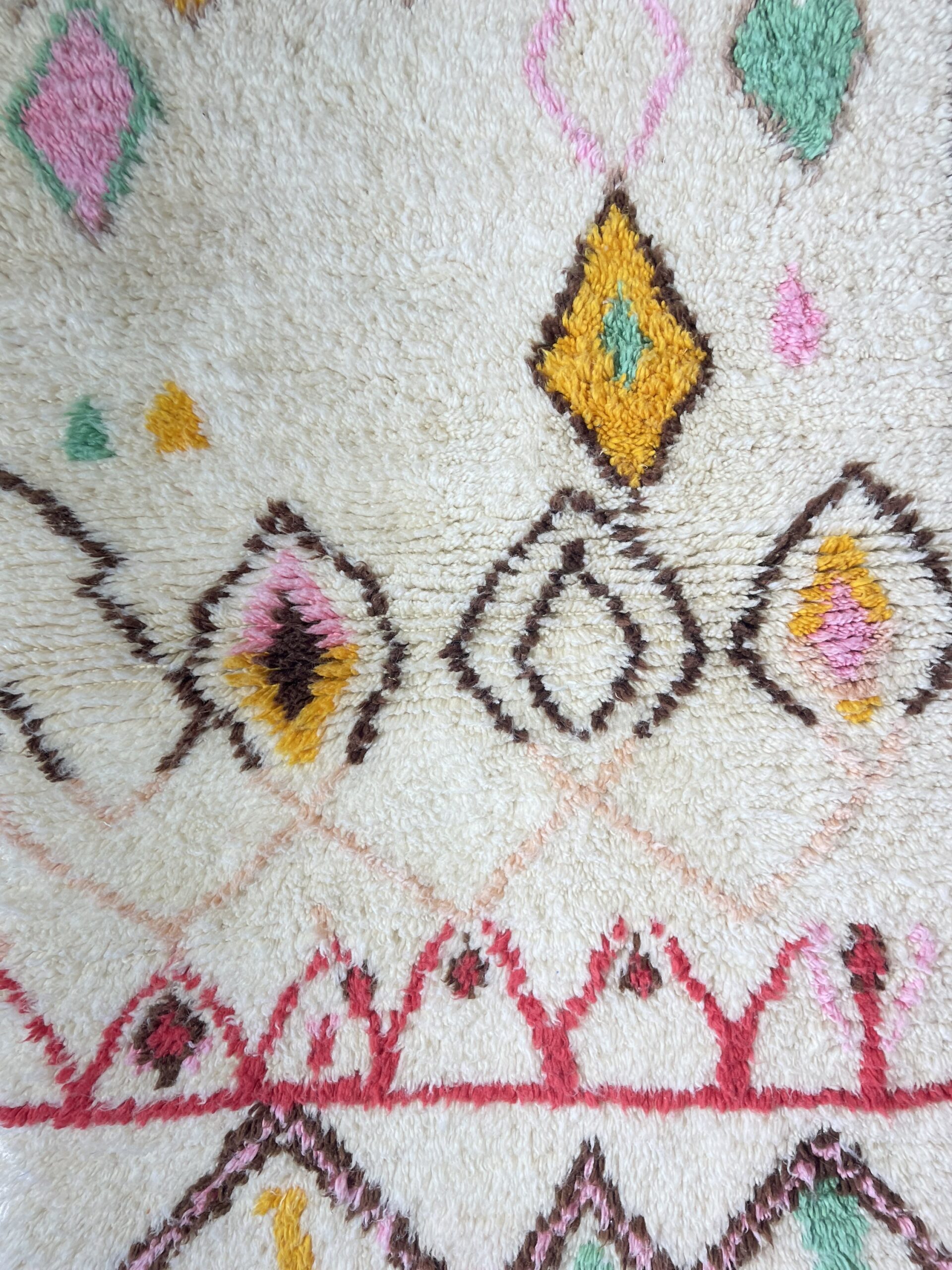 Colorful Azilal Rug 150x100 – Handmade Moroccan Wool Carpet - Image 3