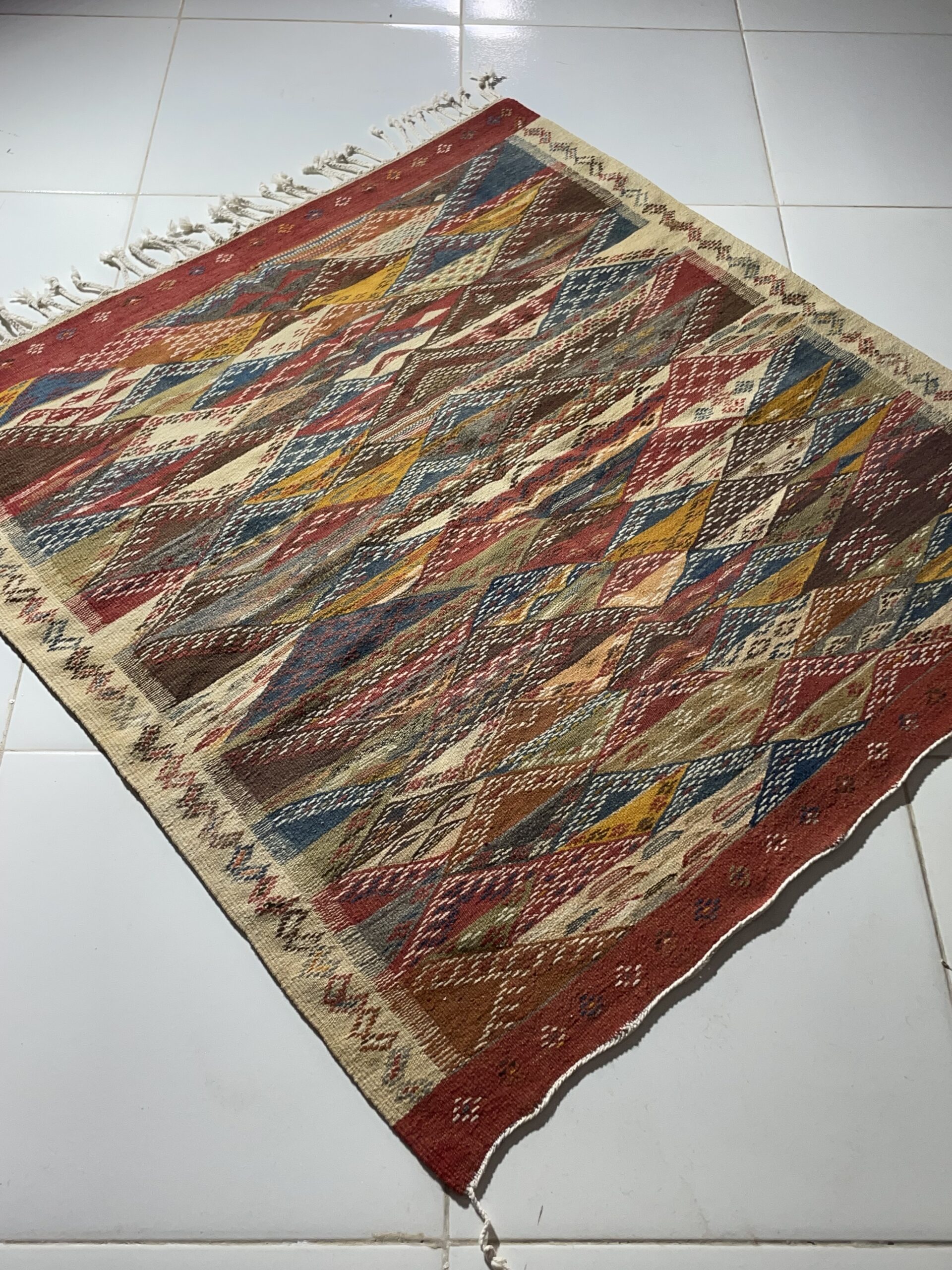 Picasso Abstract Berber Kilim – Square Moroccan Rug 100×100 cm (3.28×3.28 ft) - Image 6