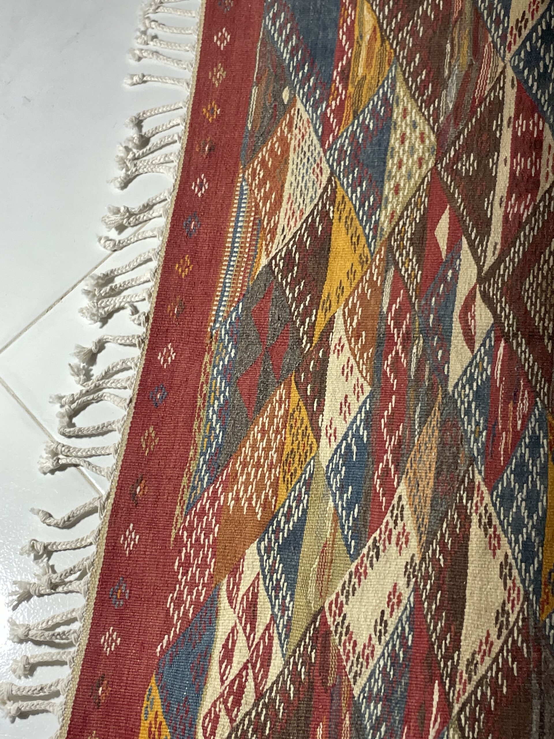 Picasso Abstract Berber Kilim – Square Moroccan Rug 100×100 cm (3.28×3.28 ft) - Image 8