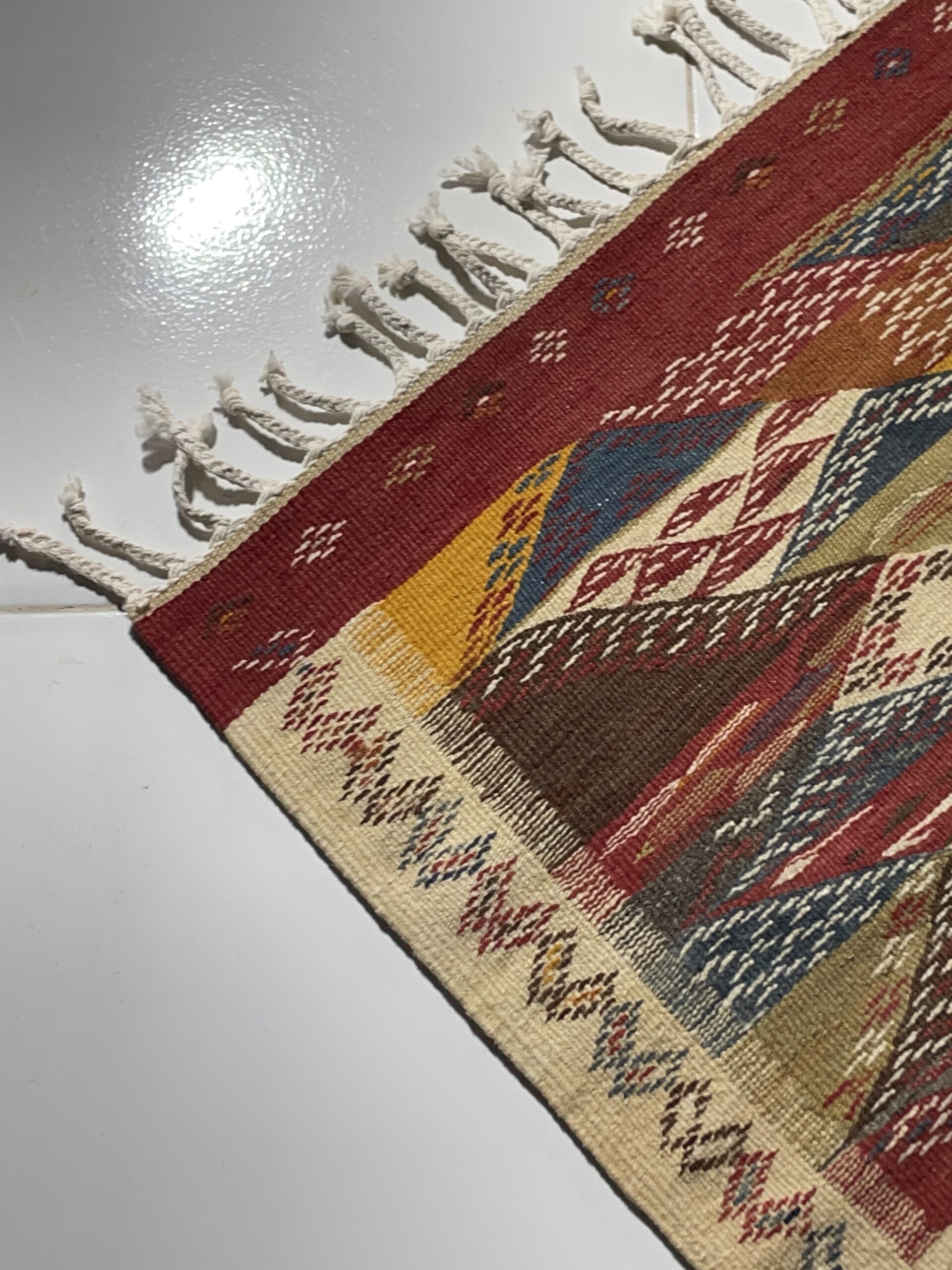 Picasso Abstract Berber Kilim – Square Moroccan Rug 100×100 cm (3.28×3.28 ft) - Image 9