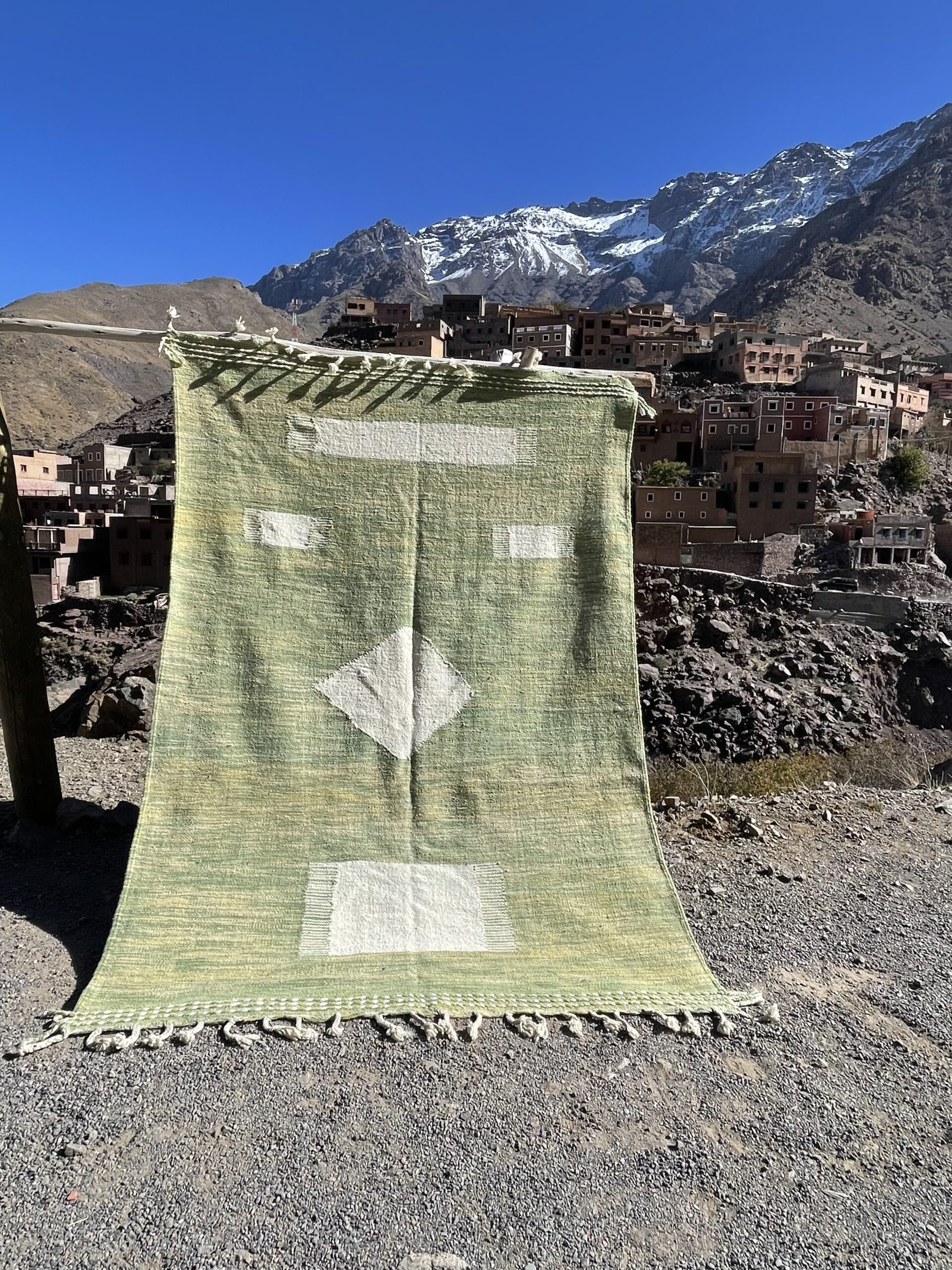 Handwoven Moroccan Hanbal – 300×200 cm (9.8×6.5 ft) – Authentic Berber Flatweave Rug - Image 4