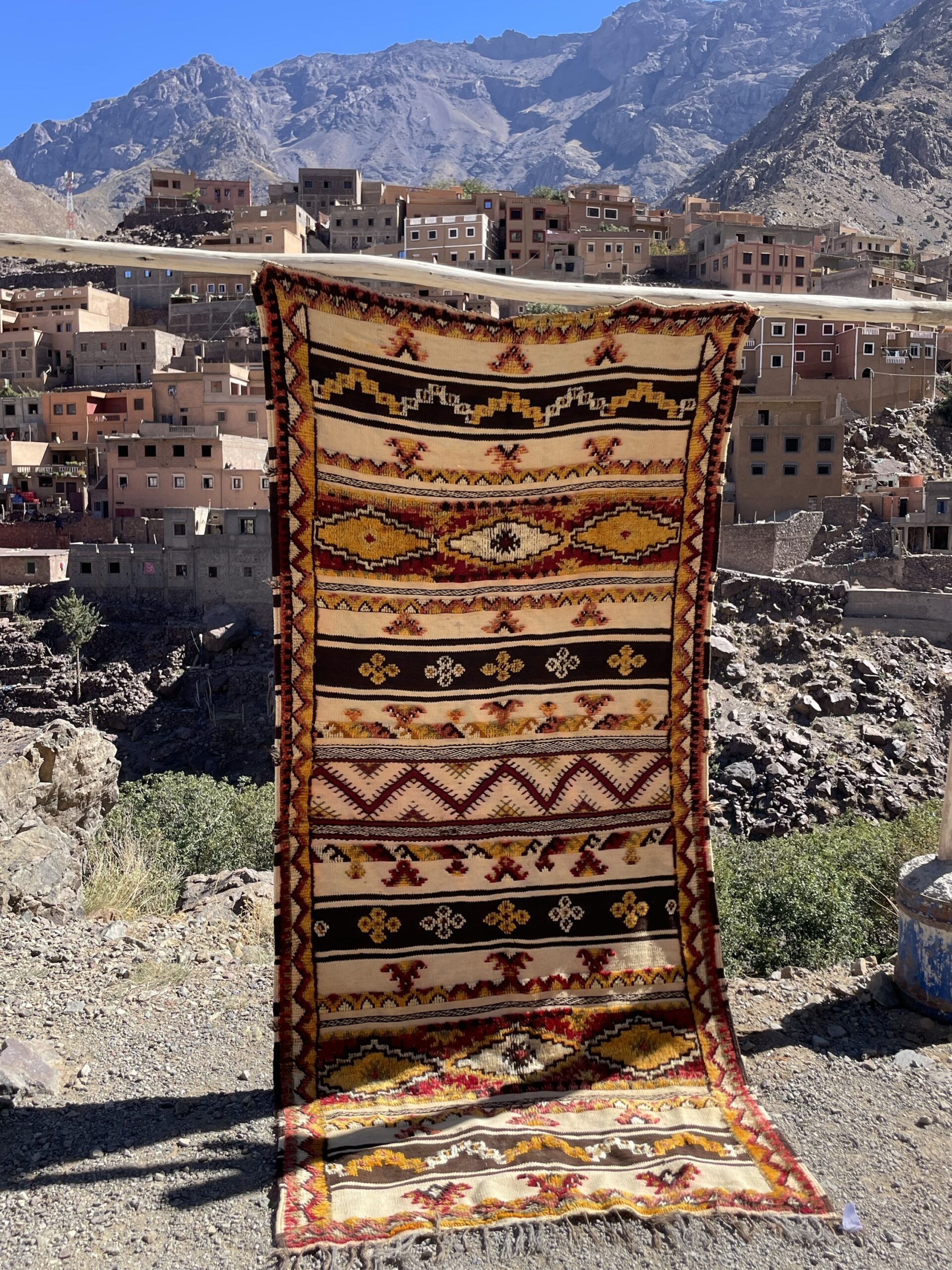 Vintage Moroccan Glaoui Rug – 9.3 × 4.2 ft (283 × 128 cm) – Handwoven Berber Wool Rug - Image 11