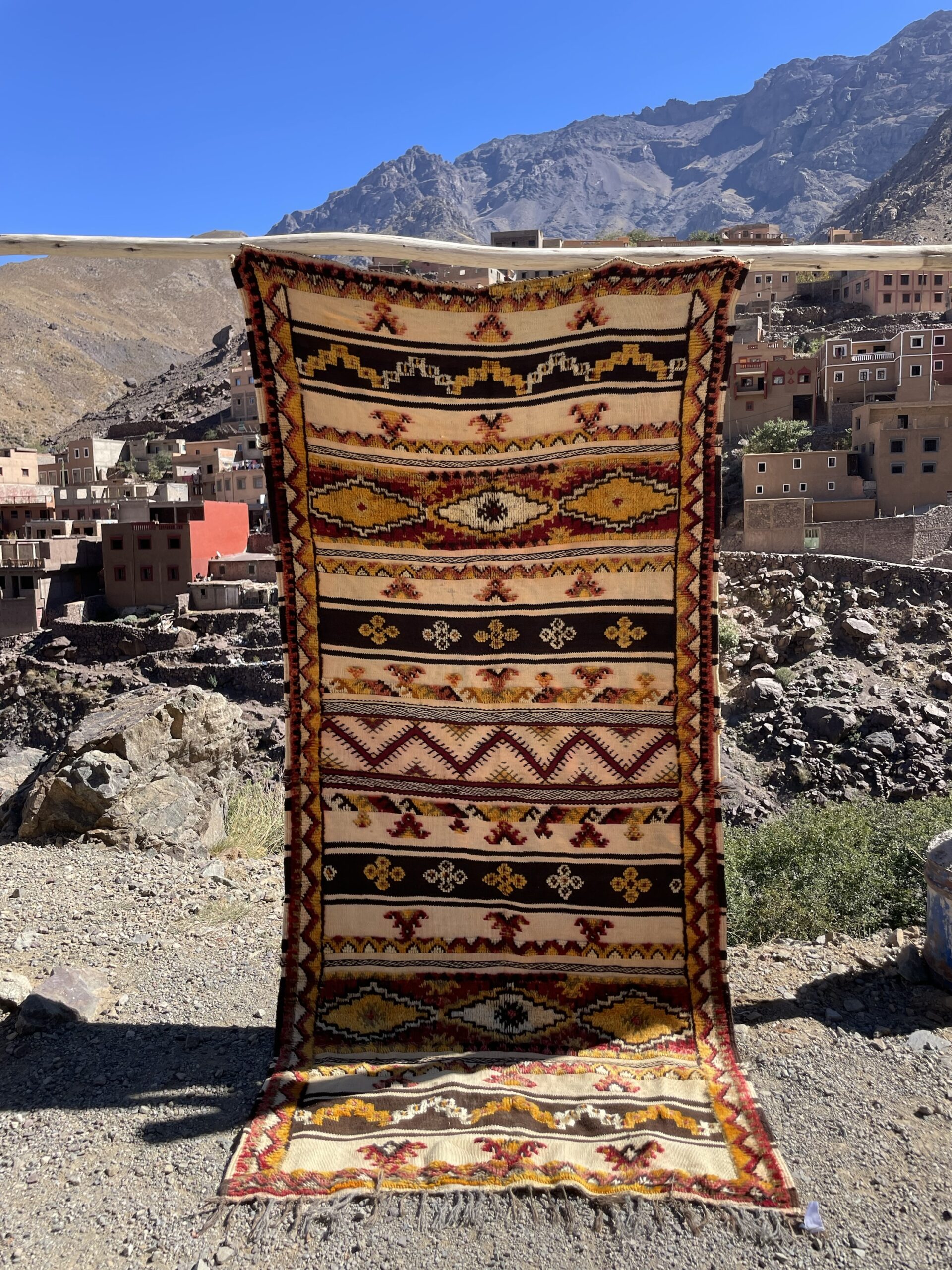 Vintage Moroccan Glaoui Rug – 9.3 × 4.2 ft (283 × 128 cm) – Handwoven Berber Wool Rug