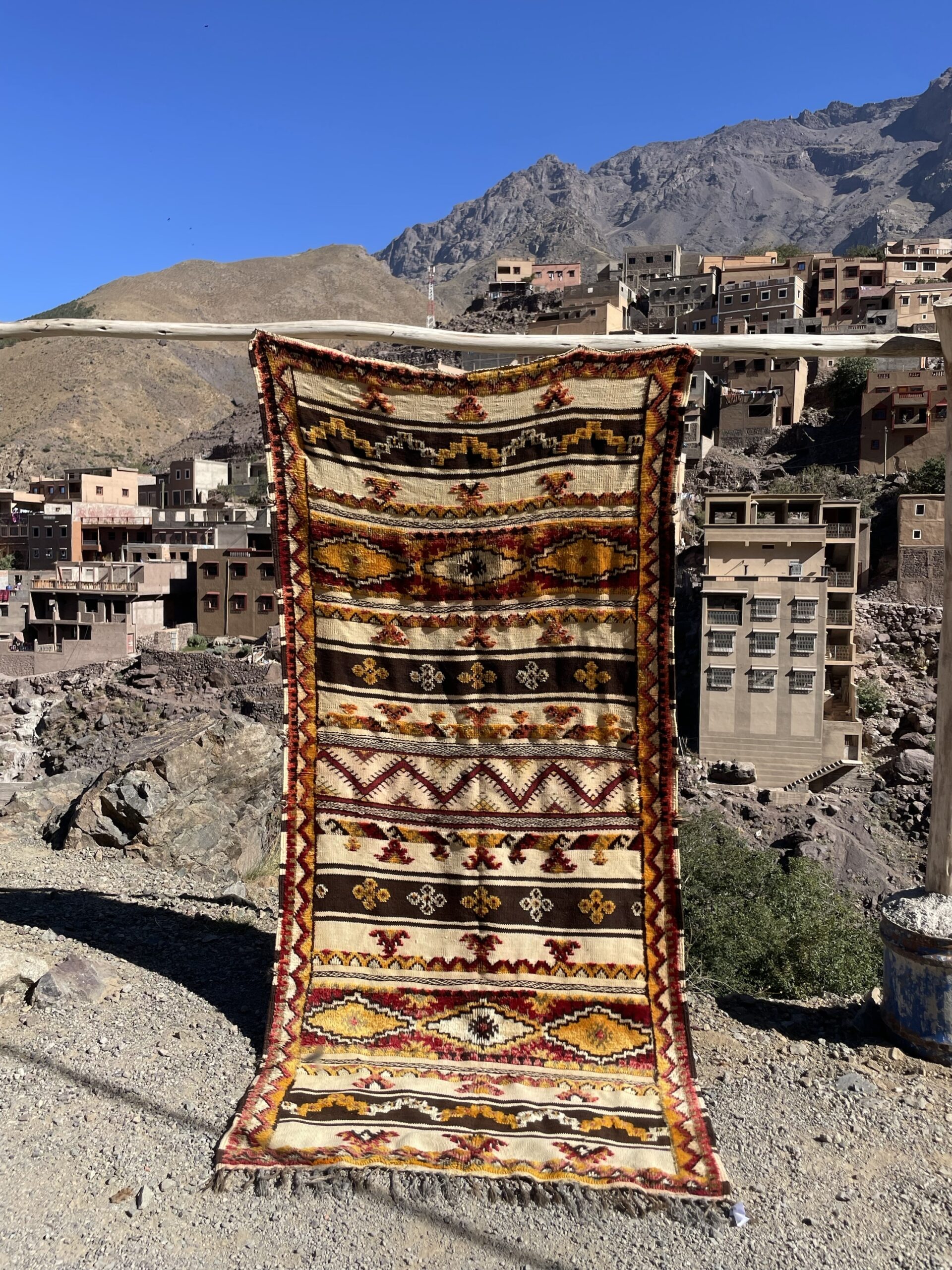 Vintage Moroccan Glaoui Rug – 9.3 × 4.2 ft (283 × 128 cm) – Handwoven Berber Wool Rug - Image 8