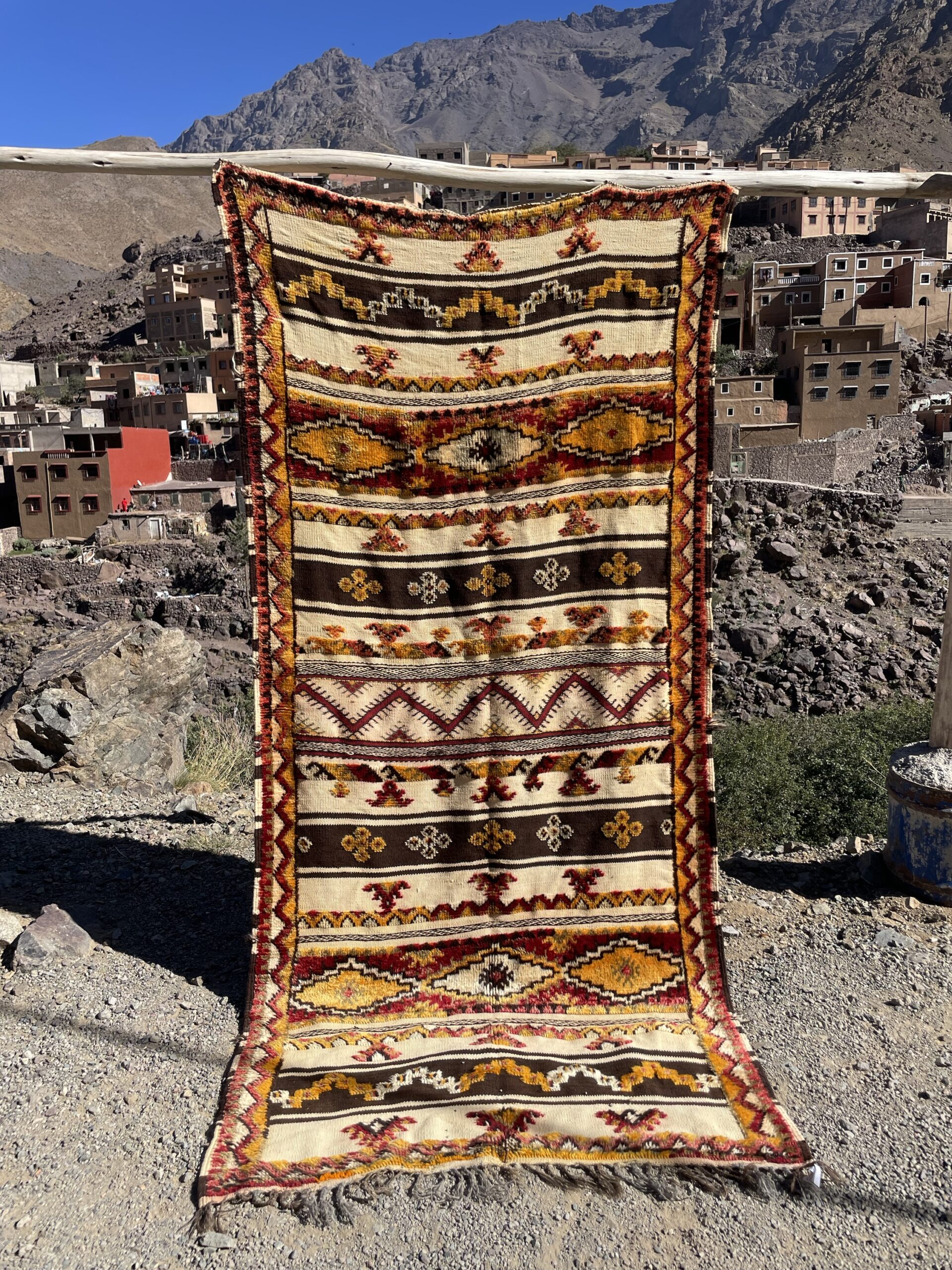Vintage Moroccan Glaoui Rug – 9.3 × 4.2 ft (283 × 128 cm) – Handwoven Berber Wool Rug - Image 2
