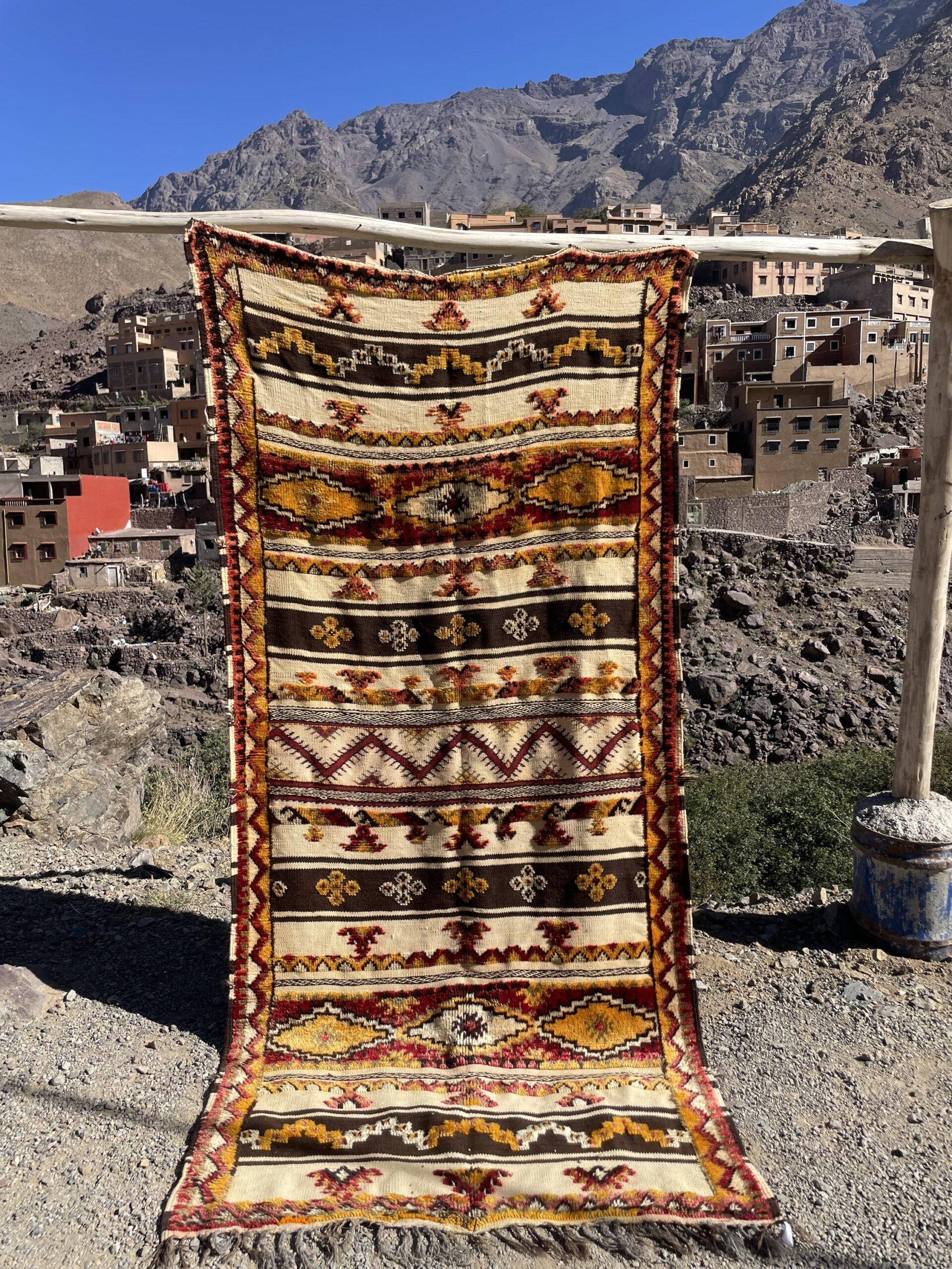 Vintage Moroccan Glaoui Rug – 9.3 × 4.2 ft (283 × 128 cm) – Handwoven Berber Wool Rug - Image 12