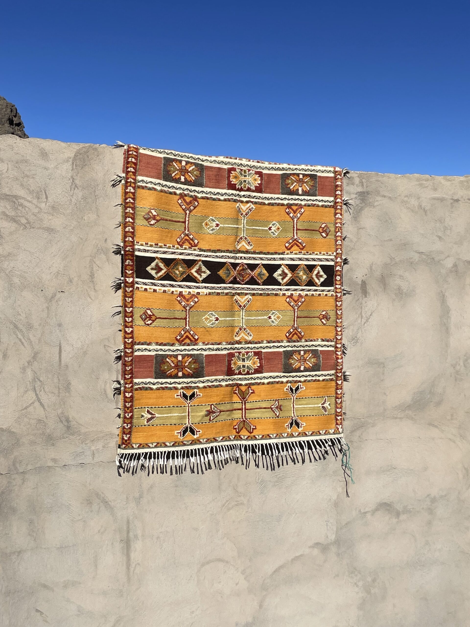 Vintage Moroccan Glaoui Rug – 200 × 140 cm (6.6 × 4.6 ft) – Handwoven Wool Berber Rug - Image 6