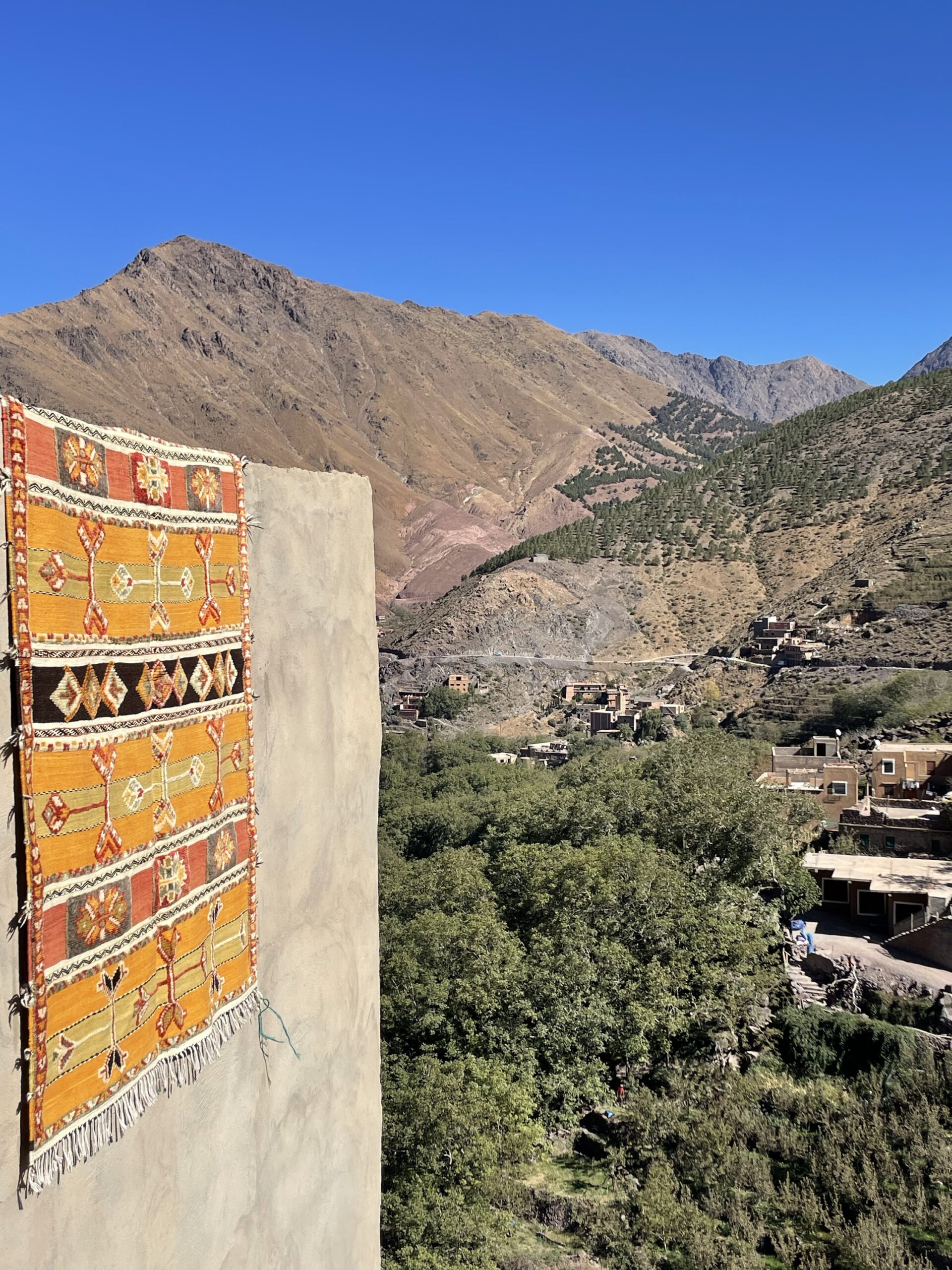 Vintage Moroccan Glaoui Rug – 200 × 140 cm (6.6 × 4.6 ft) – Handwoven Wool Berber Rug - Image 7