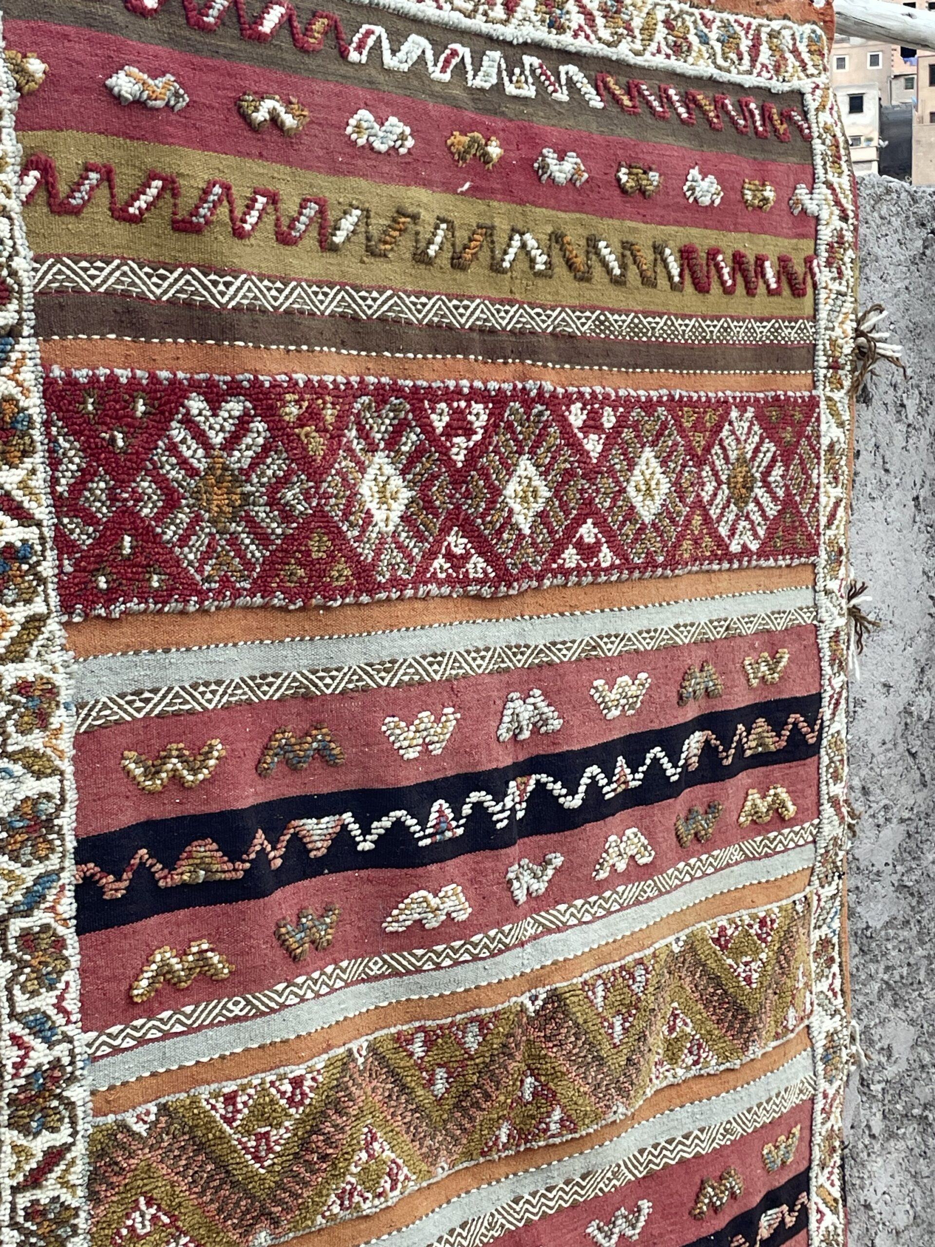Handmade Glaoui Rug 249 x 147 cm (8'2" x 4'10") | Authentic Moroccan Timnay Weaving | Berber Tribal Wool Rug | Siroua Region | Ait Ouaghrda Artisan Hanbel - Image 2