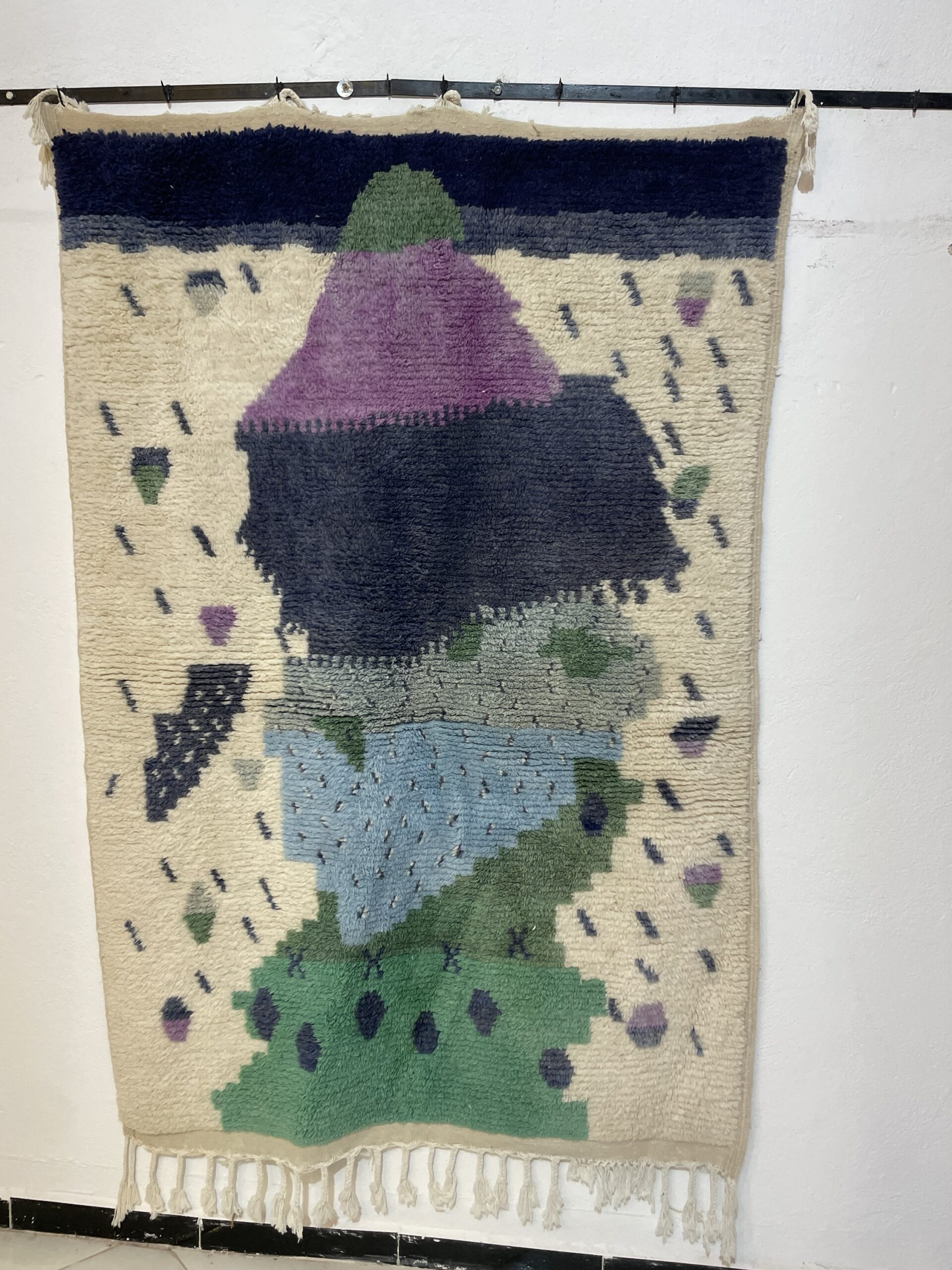 Authentic Beni Ourain Moroccan Rug – 190×130 cm (6.2 × 4.3 ft) – Handwoven Wool Berber Carpet - Image 5