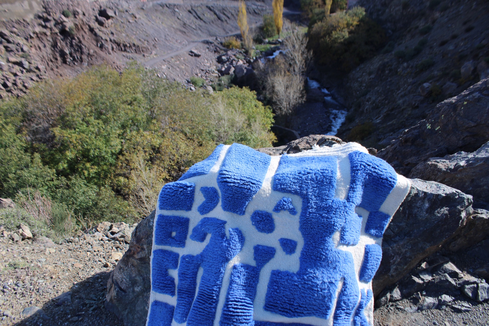 Handmade Beni Imlil Moroccan Rug – Blue & Cream Berber Wool Carpet (150 × 100 cm) - Image 16