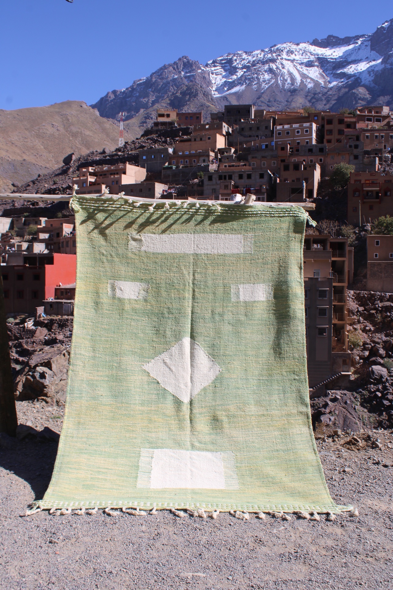 Handwoven Moroccan Hanbal – 300×200 cm (9.8×6.5 ft) – Authentic Berber Flatweave Rug - Image 6