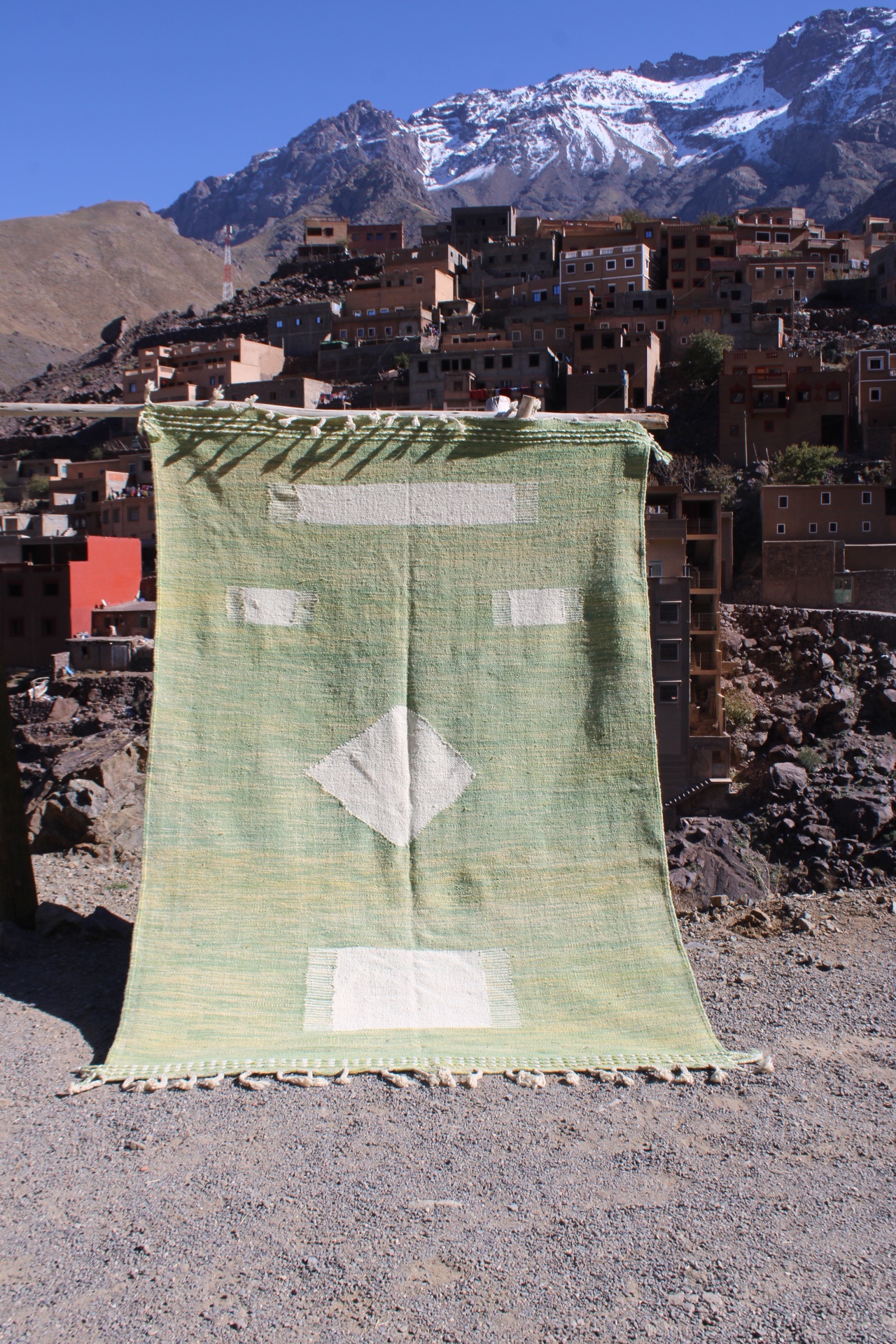 Handwoven Moroccan Hanbal – 300×200 cm (9.8×6.5 ft) – Authentic Berber Flatweave Rug - Image 3