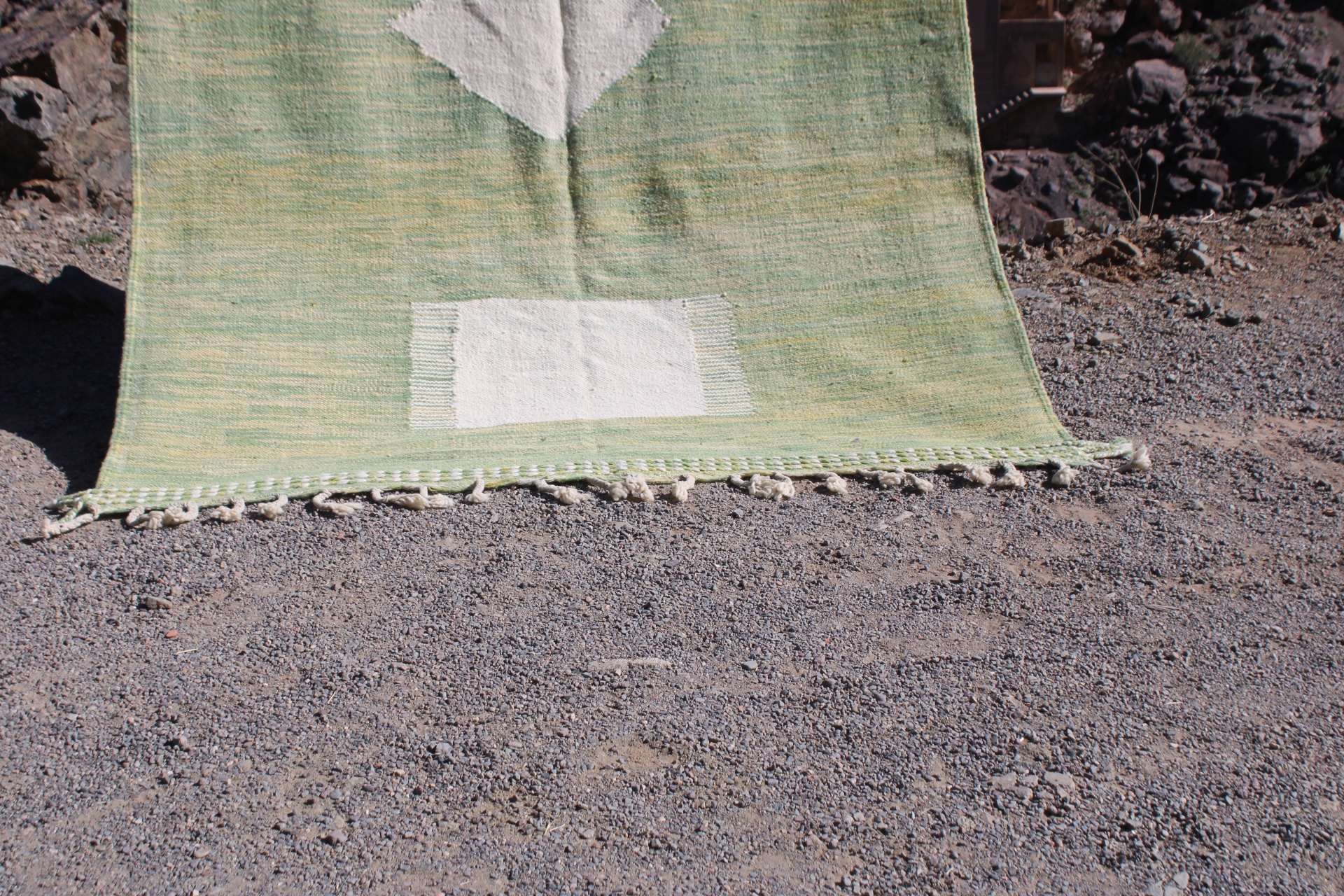 Handwoven Moroccan Hanbal – 300×200 cm (9.8×6.5 ft) – Authentic Berber Flatweave Rug - Image 5