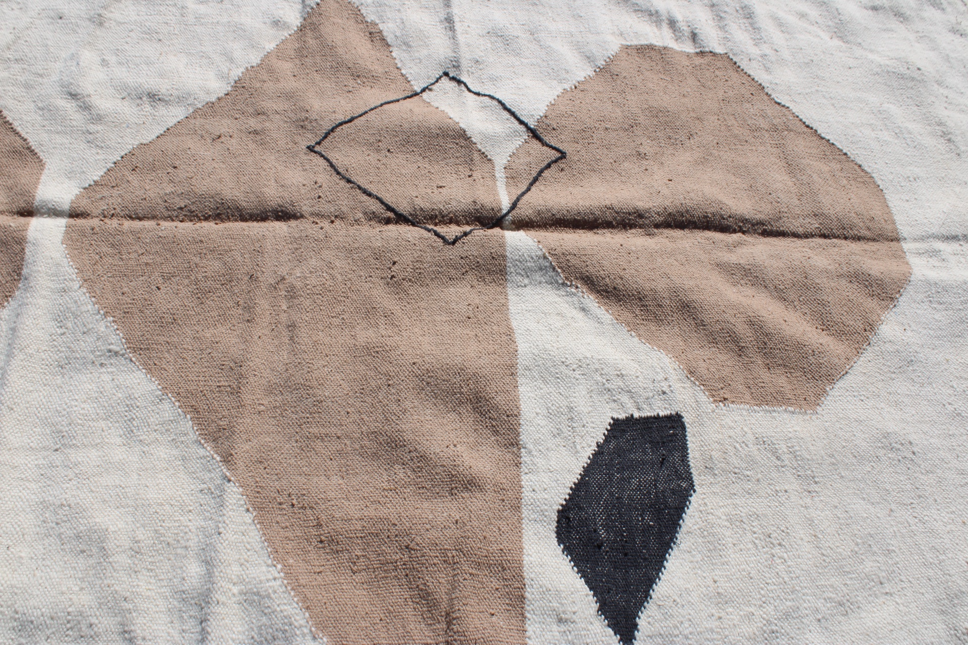 Zanafi Moroccan Carpet 300×200 cm (9.8×6.5 ft) – Handmade Wool Rug with Minimalist Berber Design - Image 11