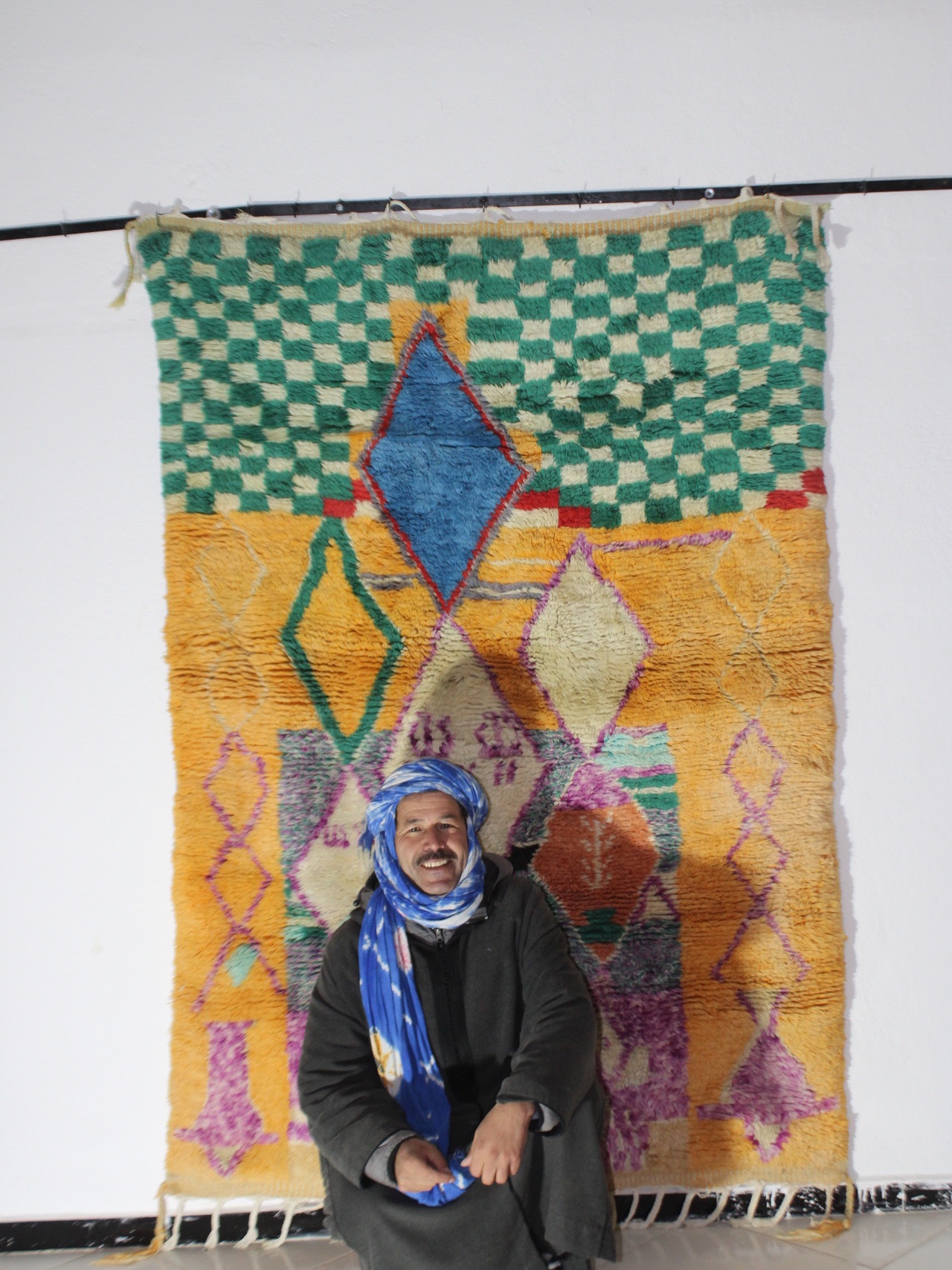 Azilal Handmade Moroccan Rug – 200x150 cm (6.5 ft x 5 ft) – Vintage Berber Wool Carpet