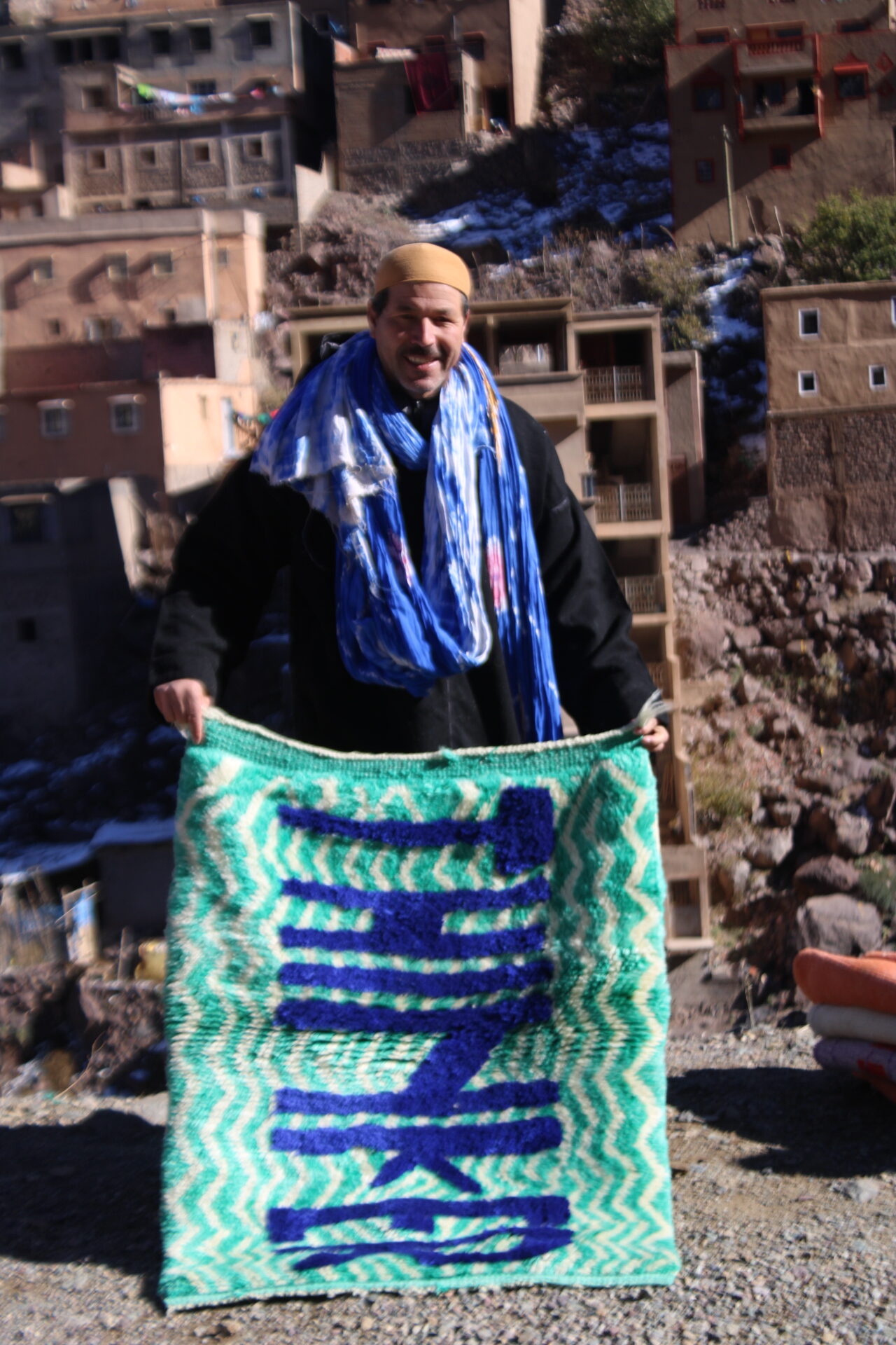 Beni Imlil Handmade Rug “THANK” – Green & Blue Zig-Zag Design – 120×70 cm (3.9×2.3 ft) - Image 2