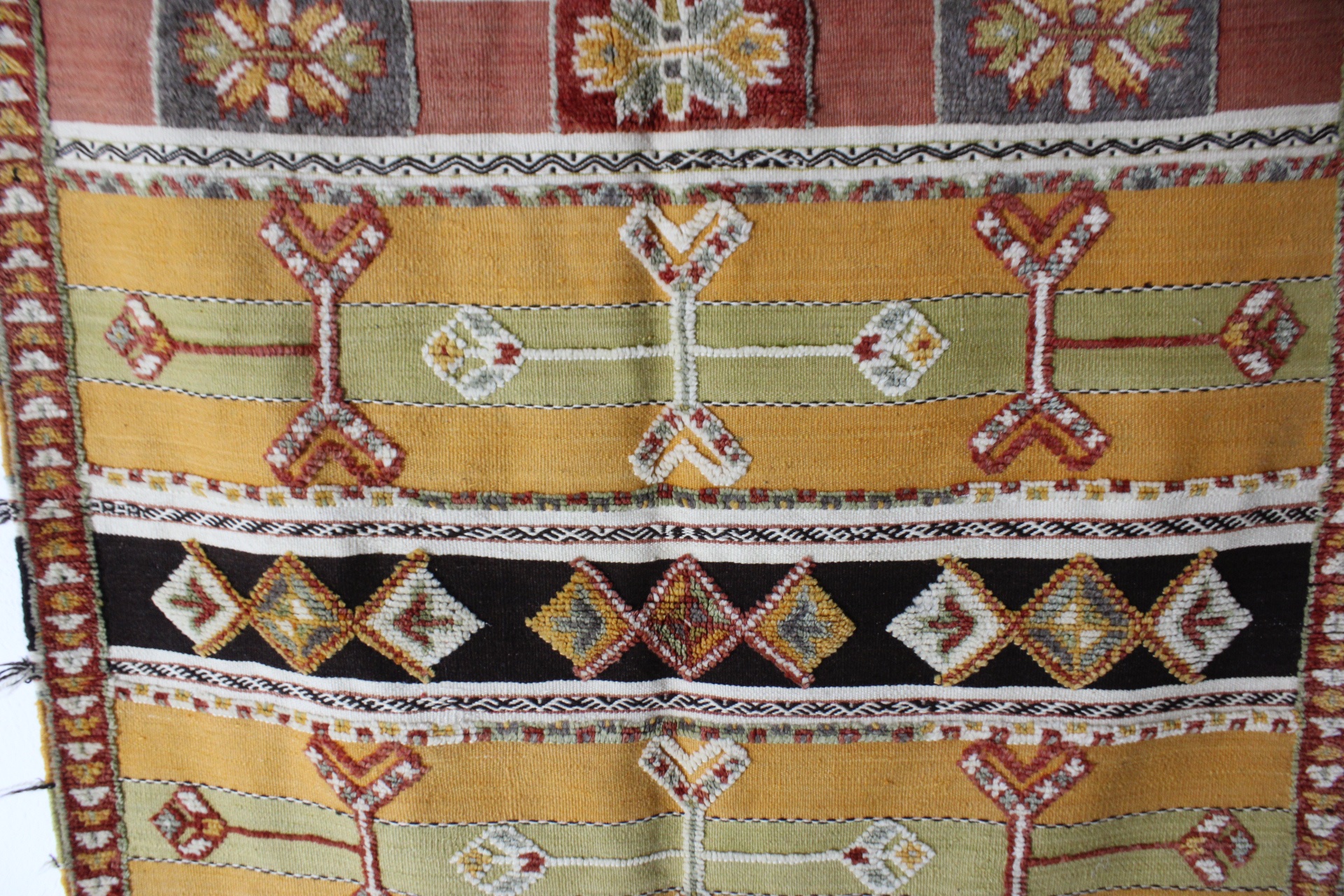 Glaoui Moroccan Rug – 4.26 ft × 6.56 ft (130 × 200 cm) – Handwoven Berber Wool Carpet - Image 10