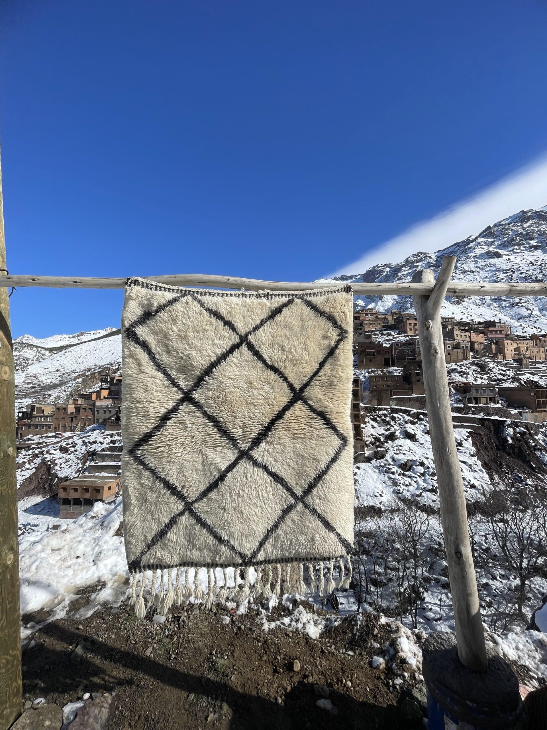 Authentic Beni Ourain Moroccan Rug – Handmade Wool Berber Rug 4.9 x 3.3 ft - Image 6